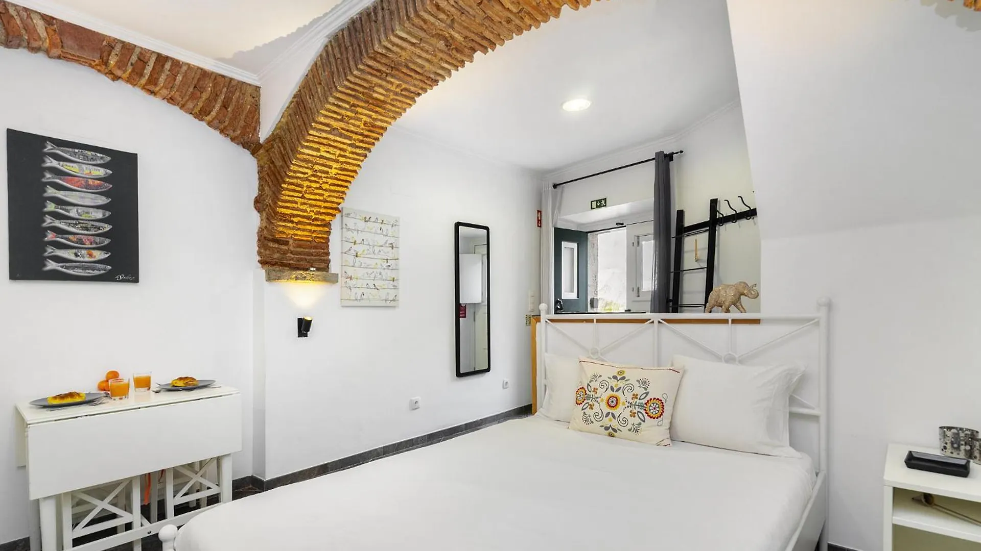 Apartment Whome Cozy Alfama Haven: Perfect For Exploring Lisbon Portugal