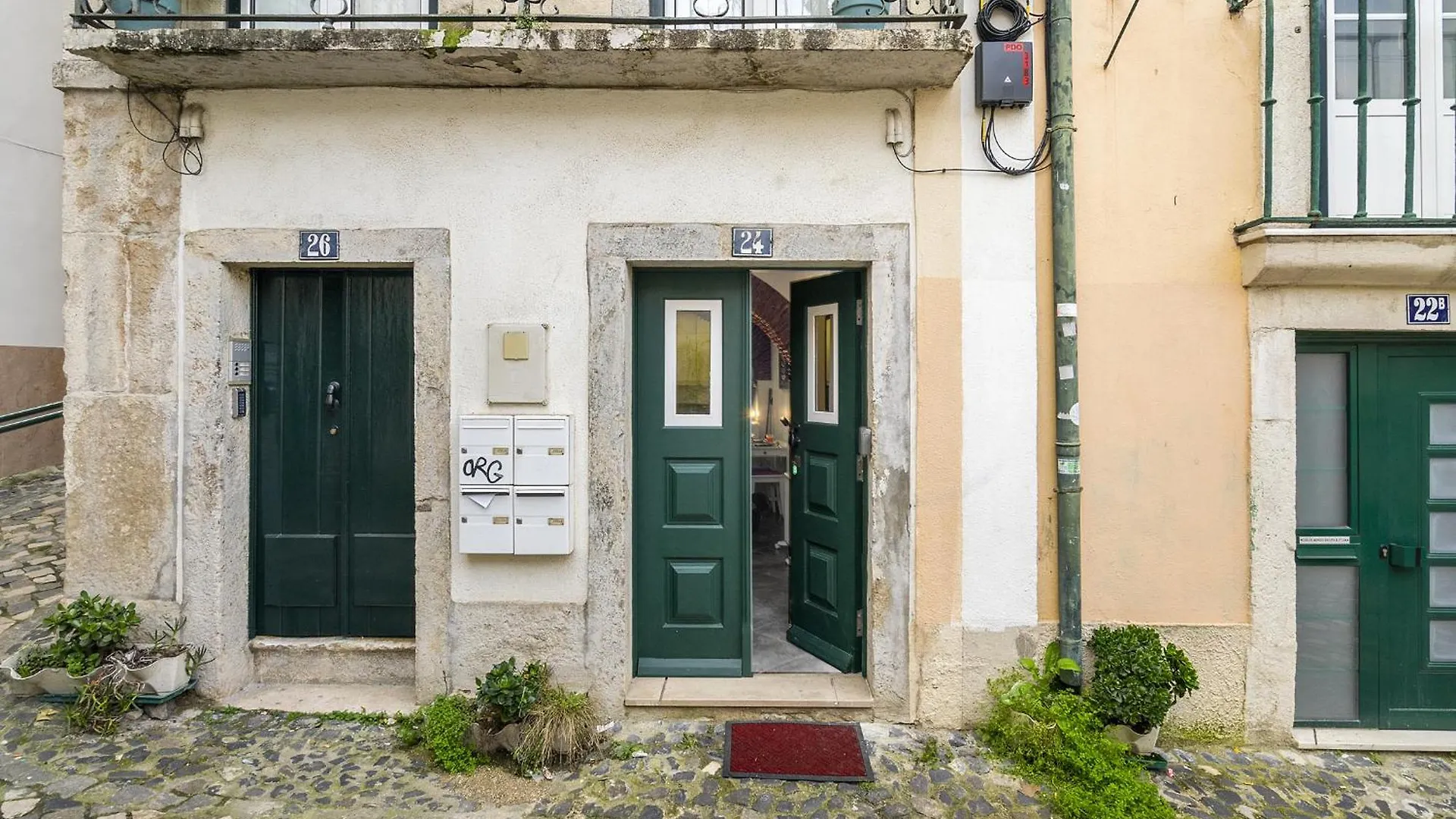 Apartment Whome Cozy Alfama Haven: Perfect For Exploring Lisbon